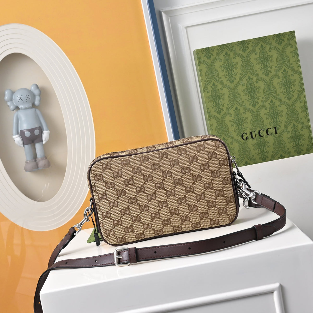 GUCCI MESSENGER BAG