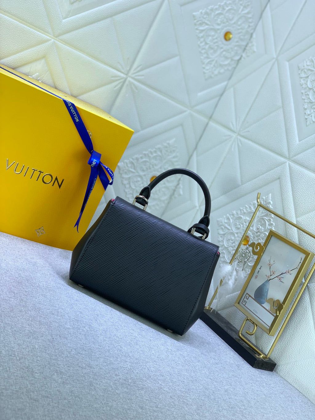 LV WOMENS BAG