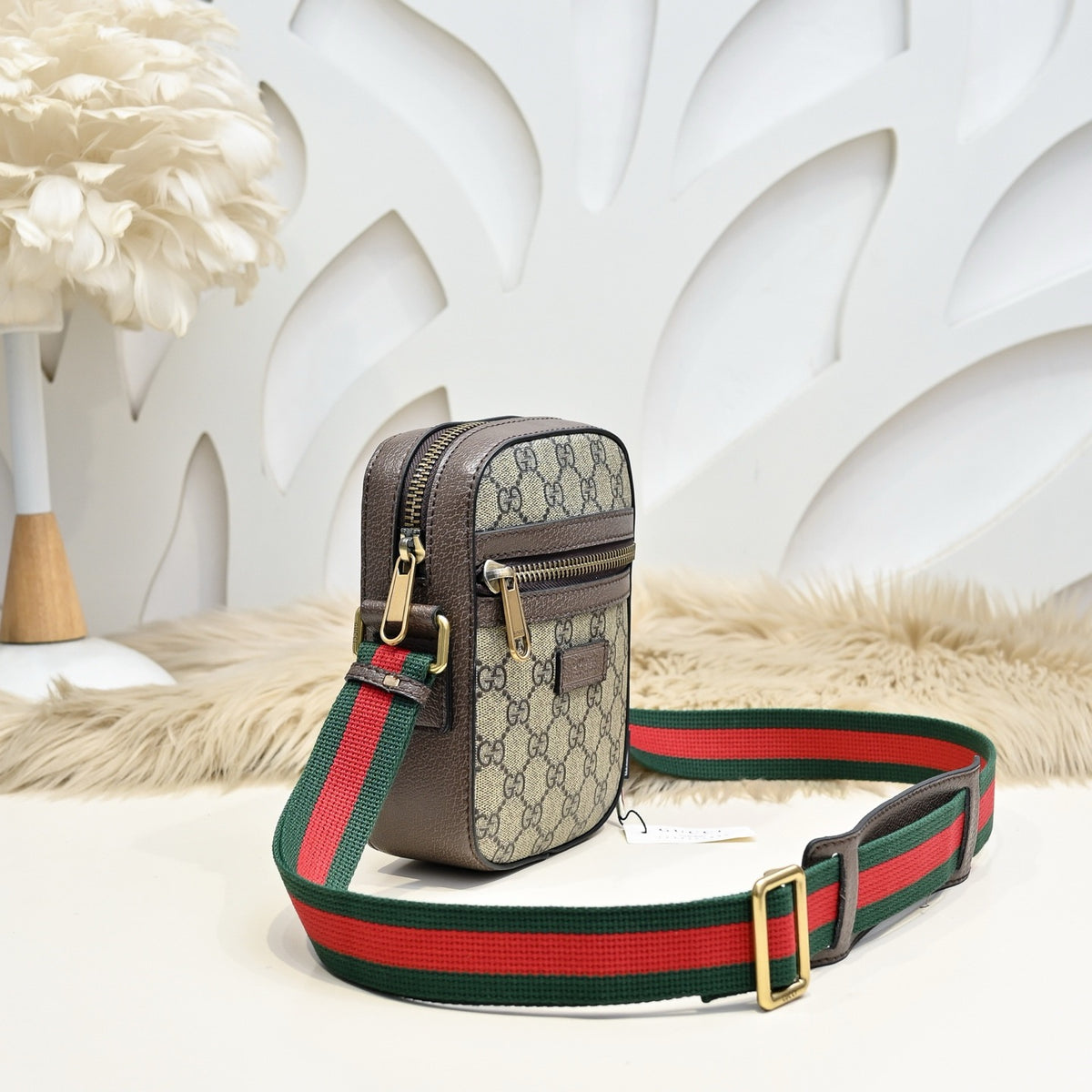 GUCCI MESSENGER BAG