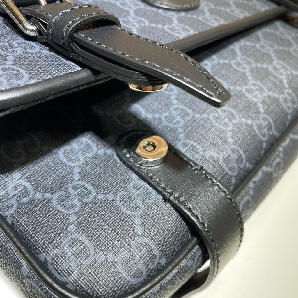 GUCCI MESSENGER BAG