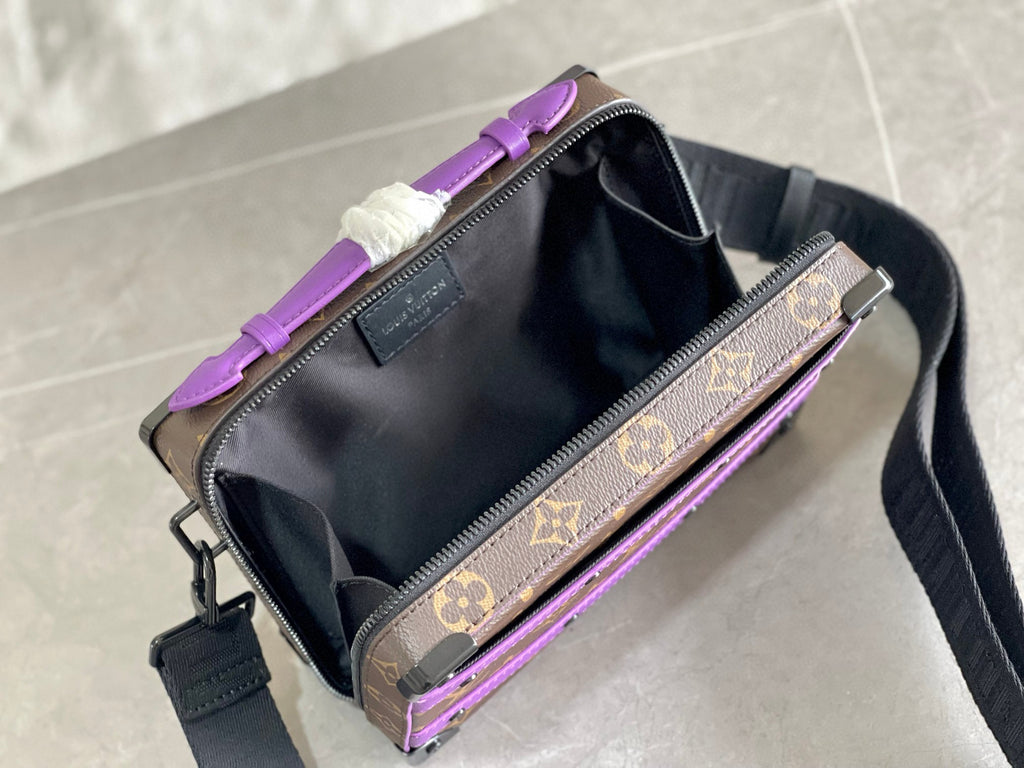 LV MESSENGER BAG