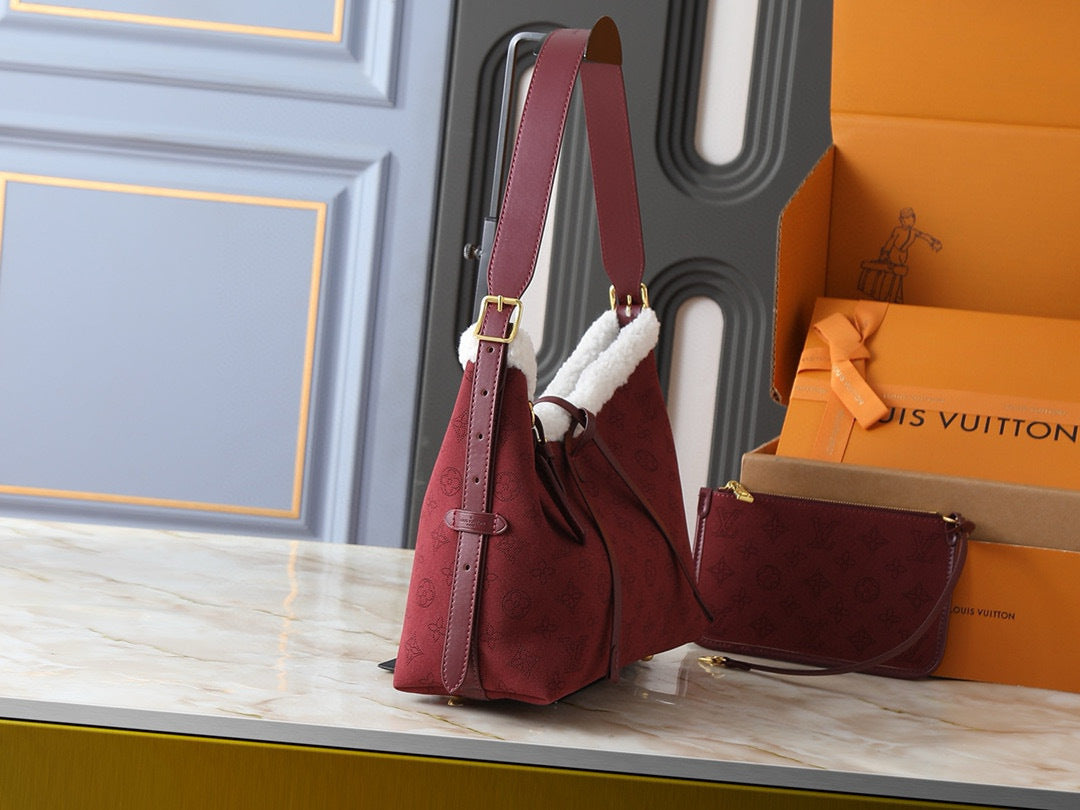 LV WOMENS BAG