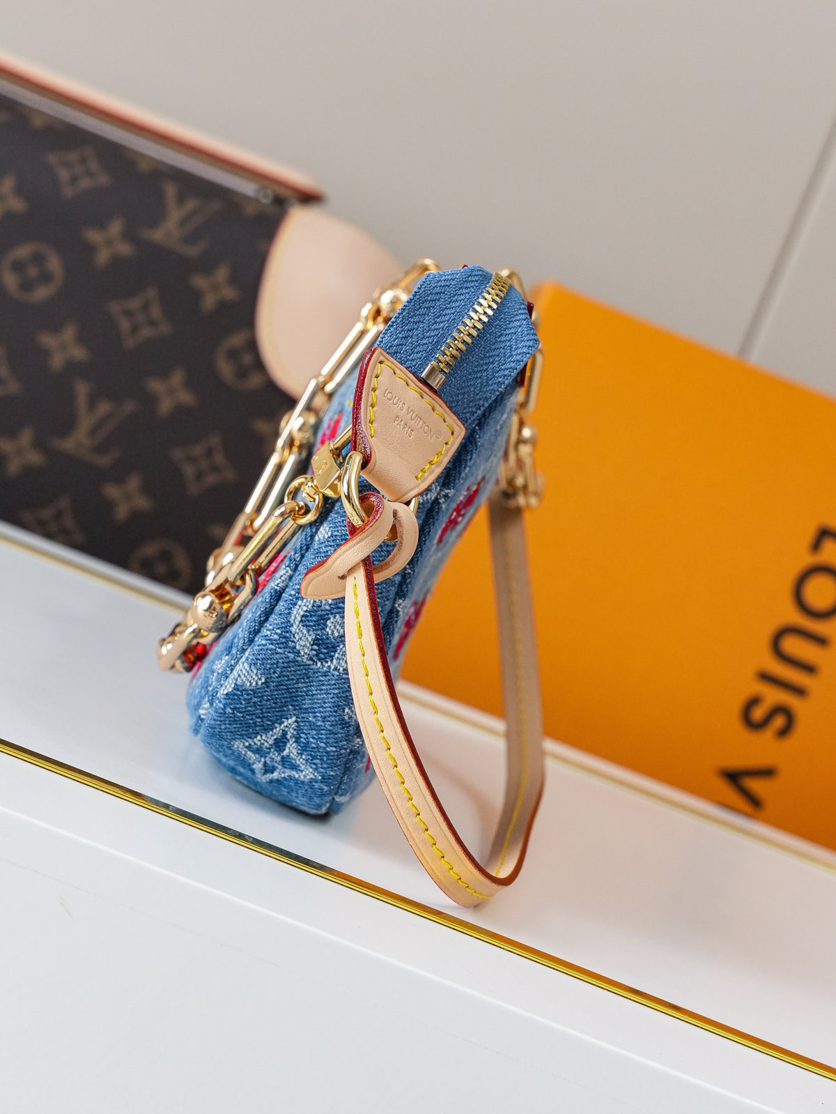 LV WOMENS BAG