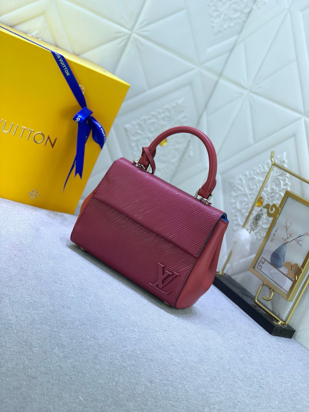 LV WOMENS BAG