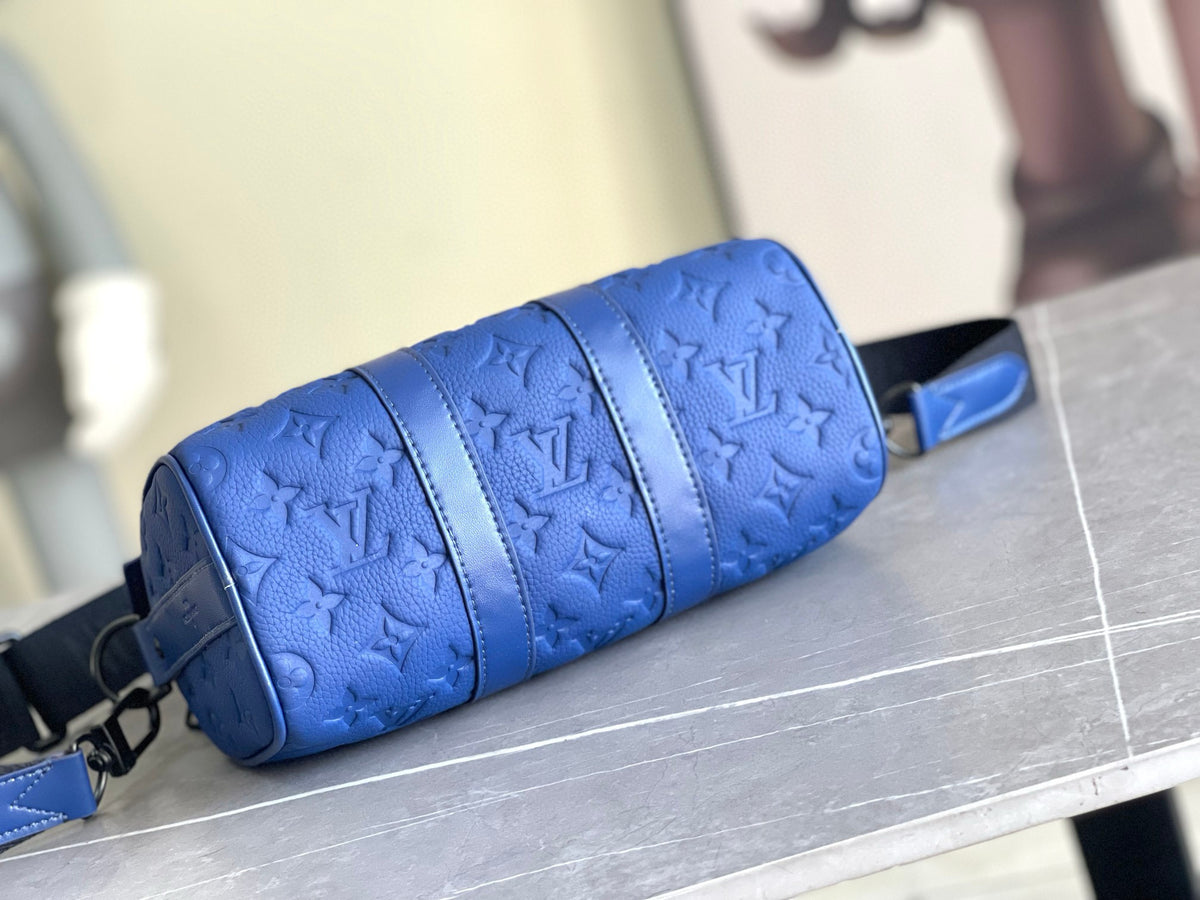 LV MESSENGER BAG