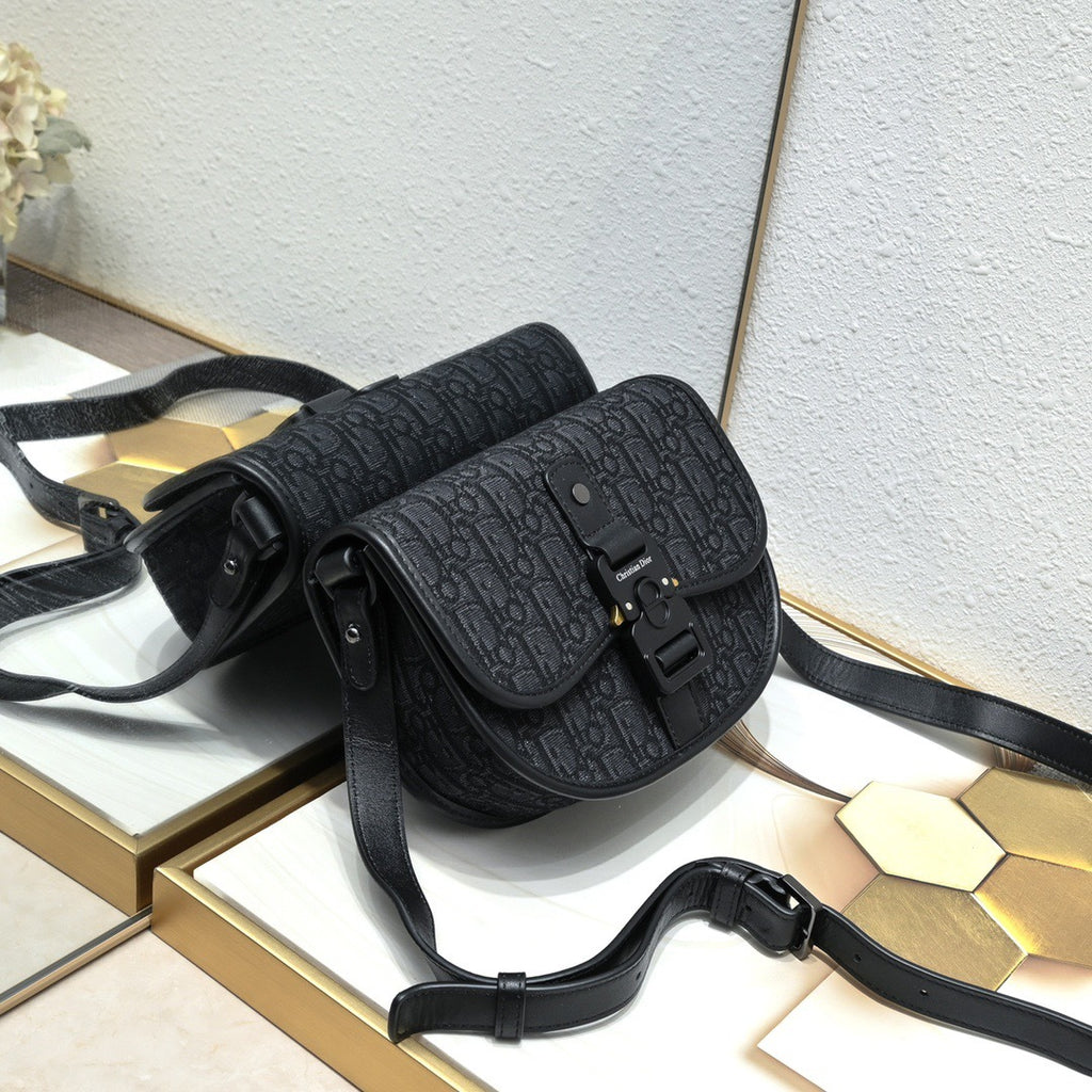 DIOR MESSENGER BAG