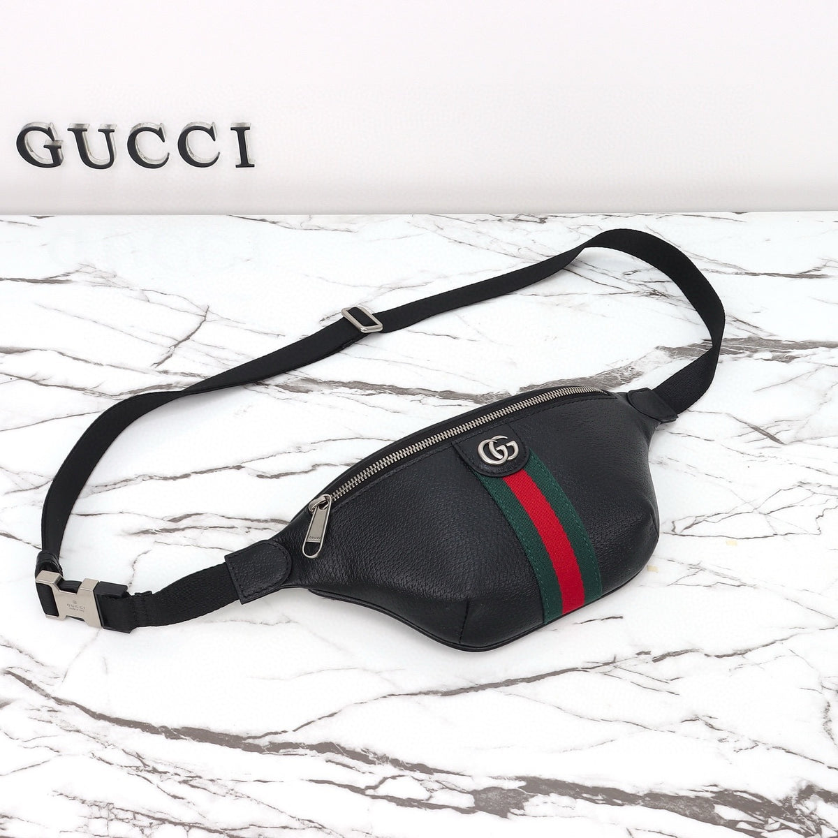 GUCCI MESSENGER BAG