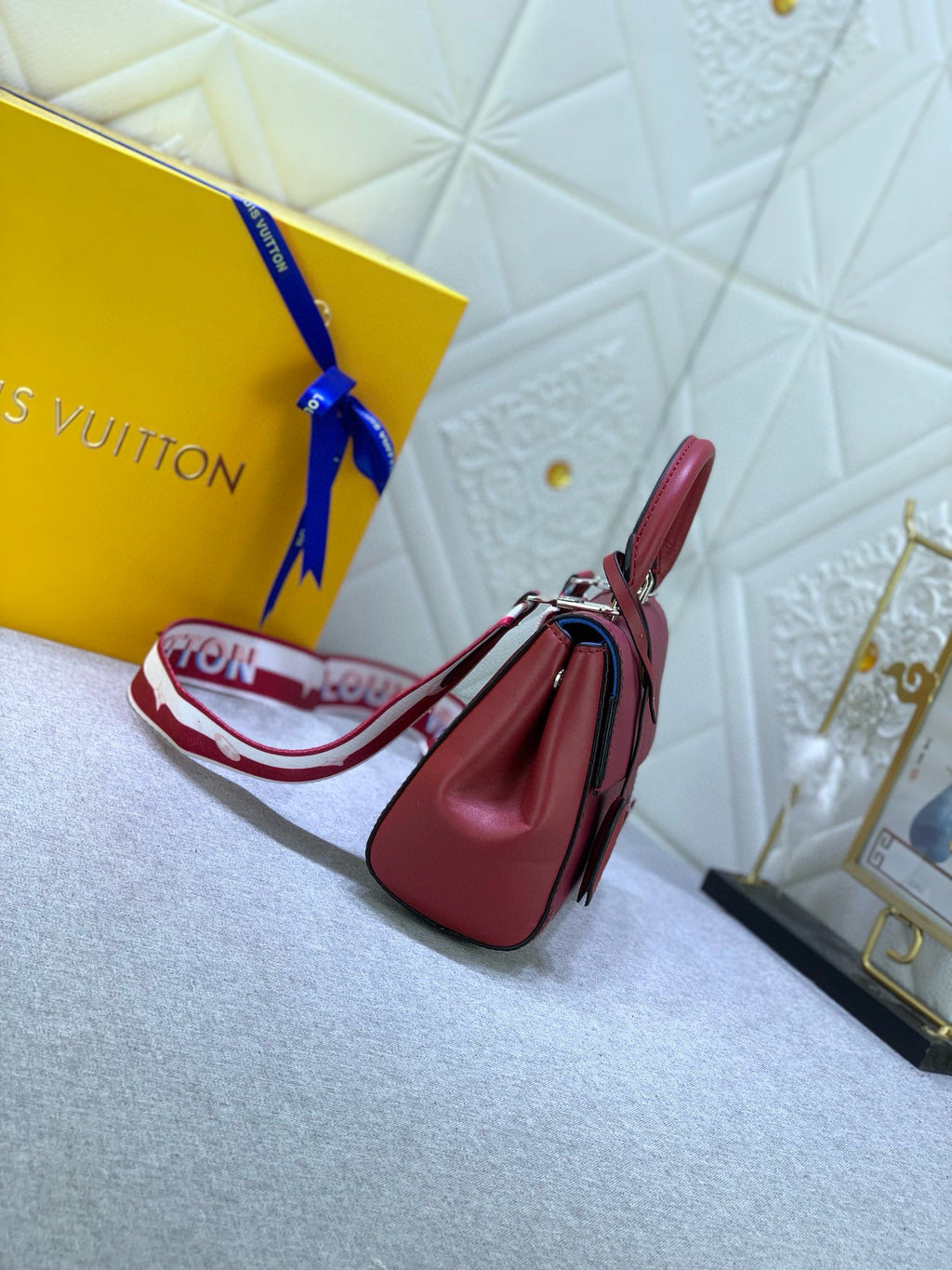 LV WOMENS BAG