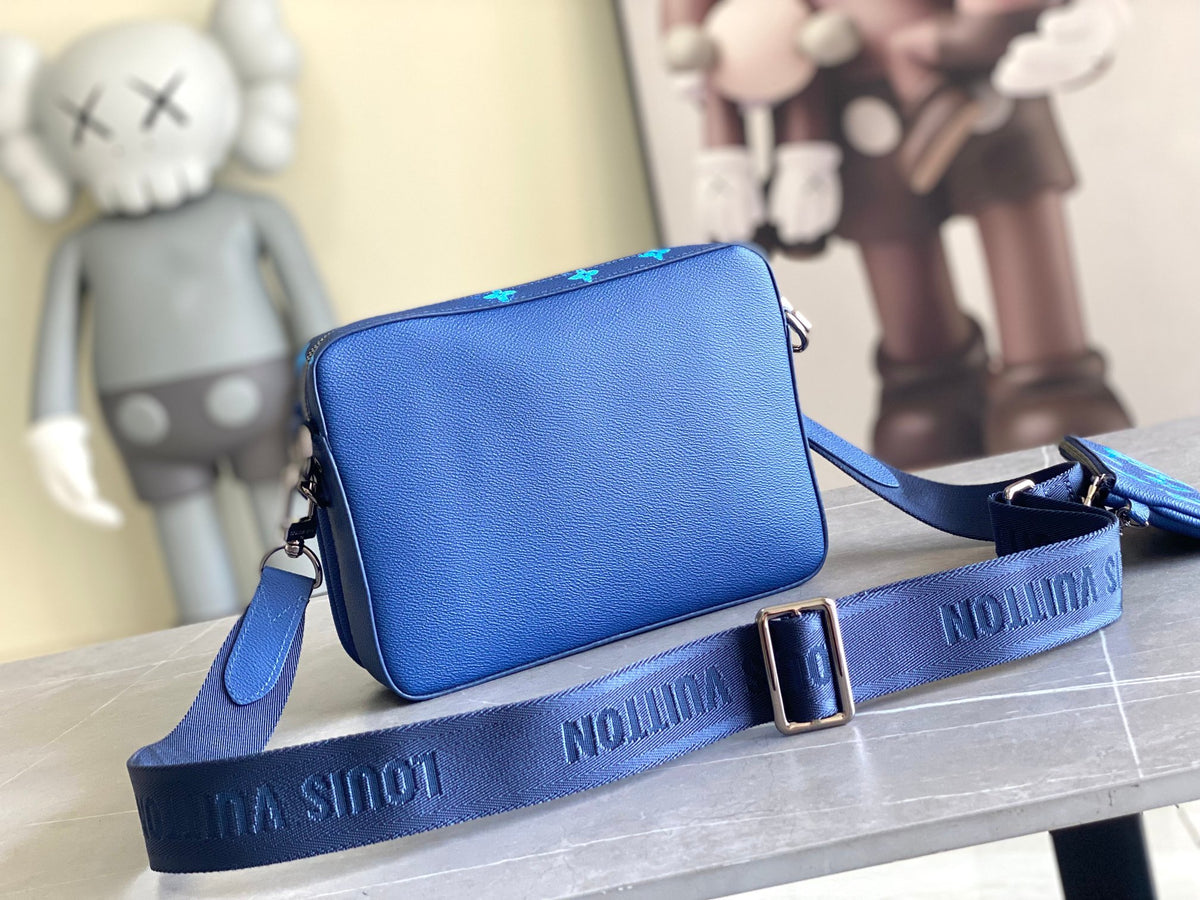 LV MESSENGER BAG
