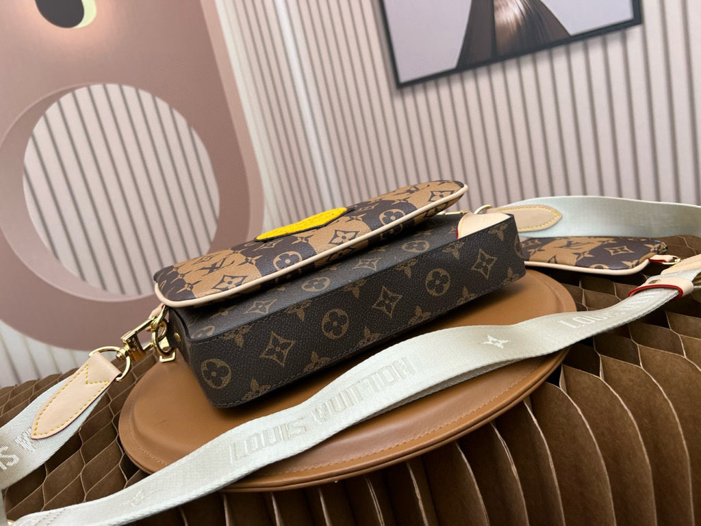 LV MESSENGER BAG