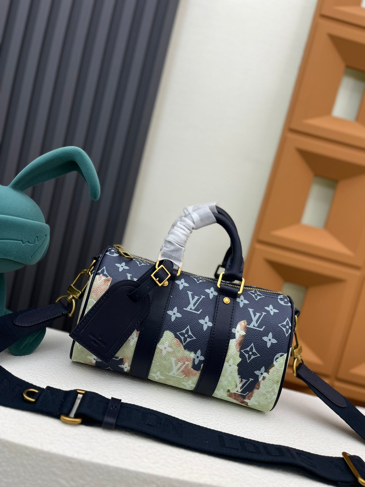 LV MESSENGER BAG