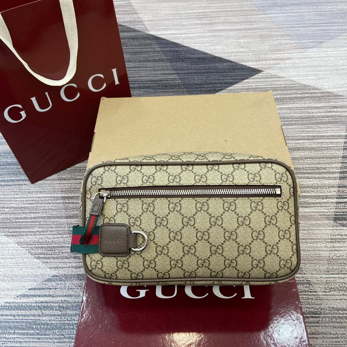 GUCCI MESSENGER BAG