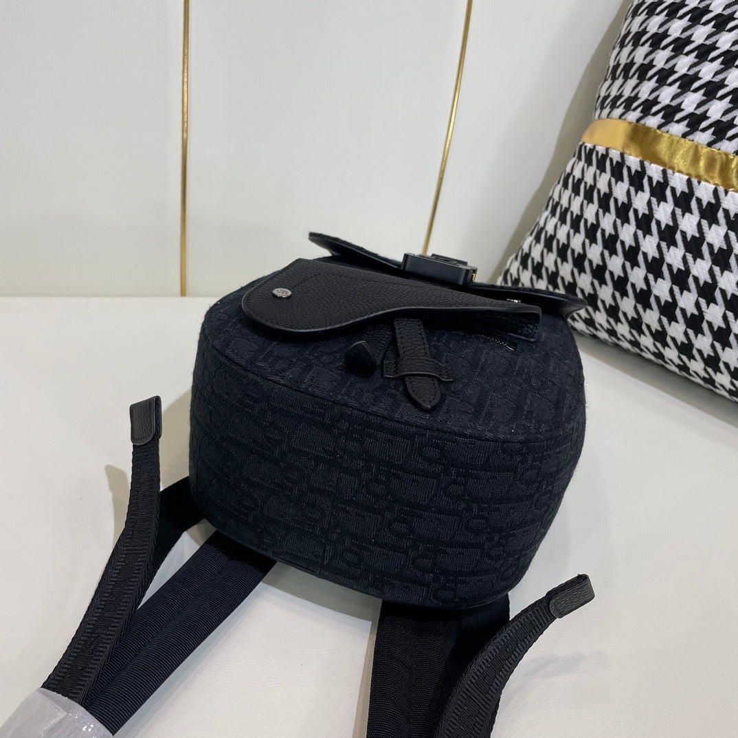DIOR MESSENGER BAG