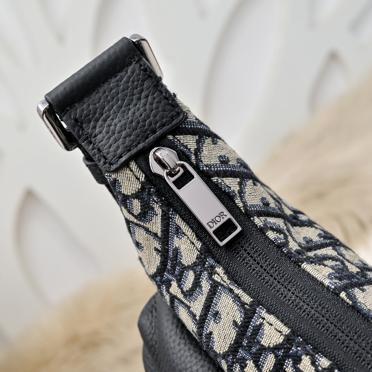 DIOR MESSENGER BAG