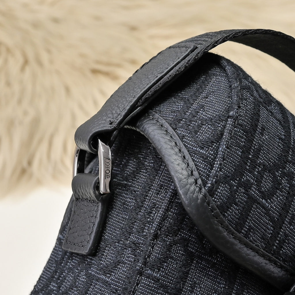 DIOR MESSENGER BAG