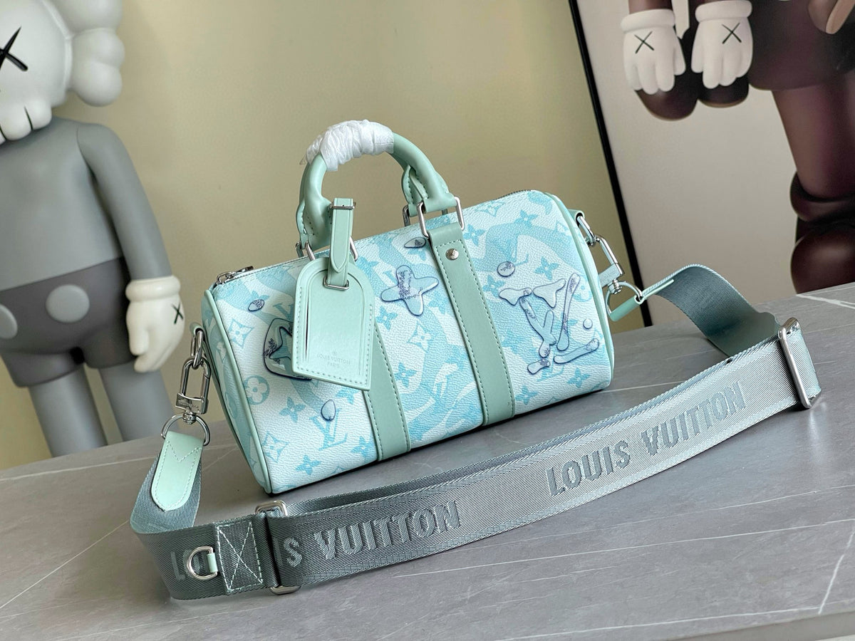LV MESSENGER BAG