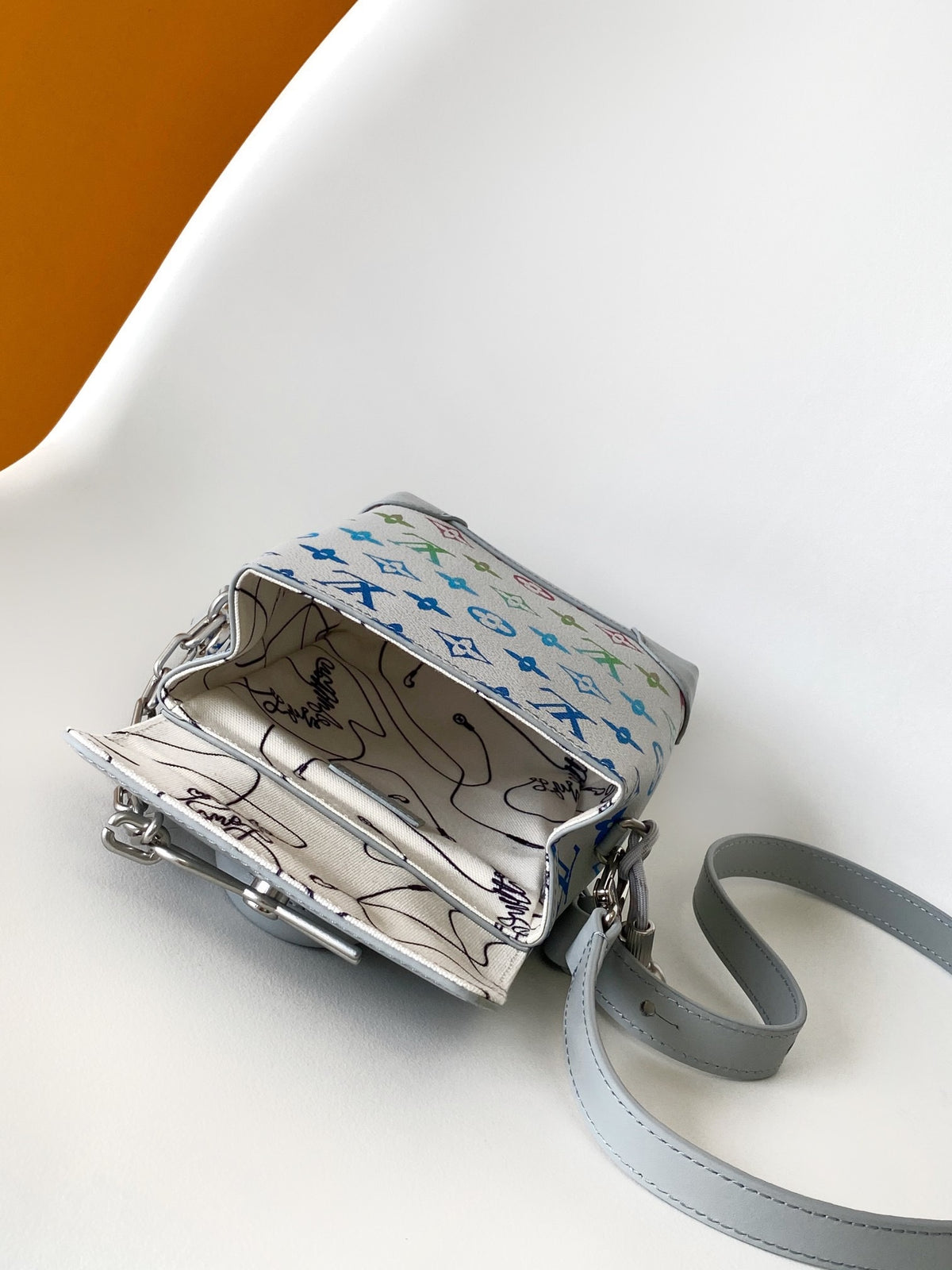 LV WOMENS BAG