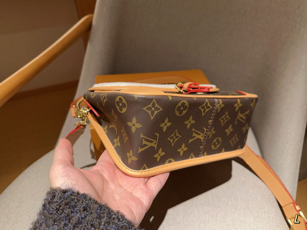 LV WOMENS BAG