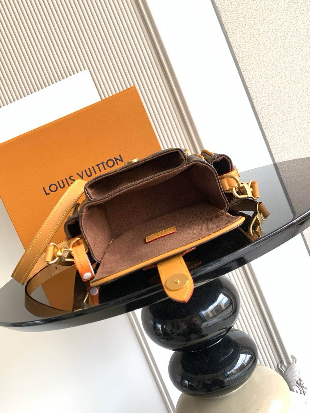 LV WOMENS BAG