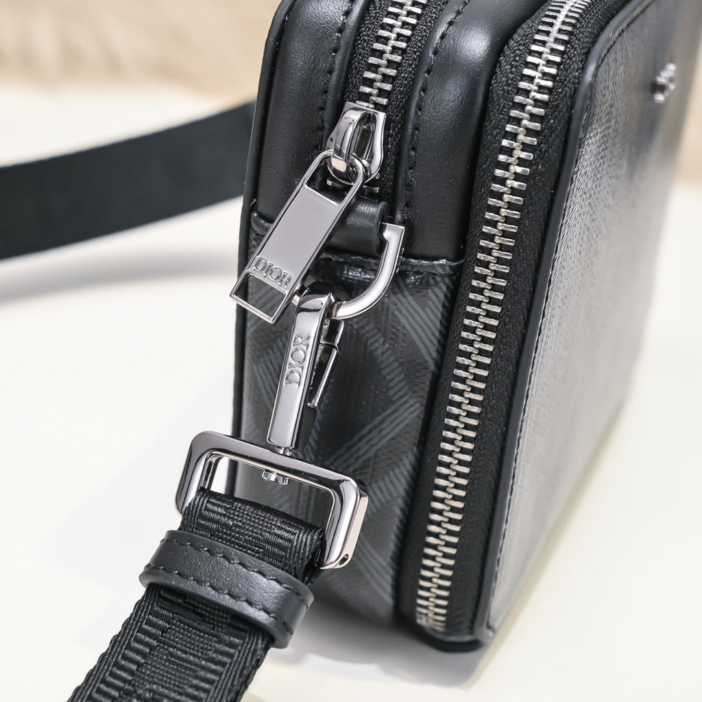 DIOR MESSENGER BAG