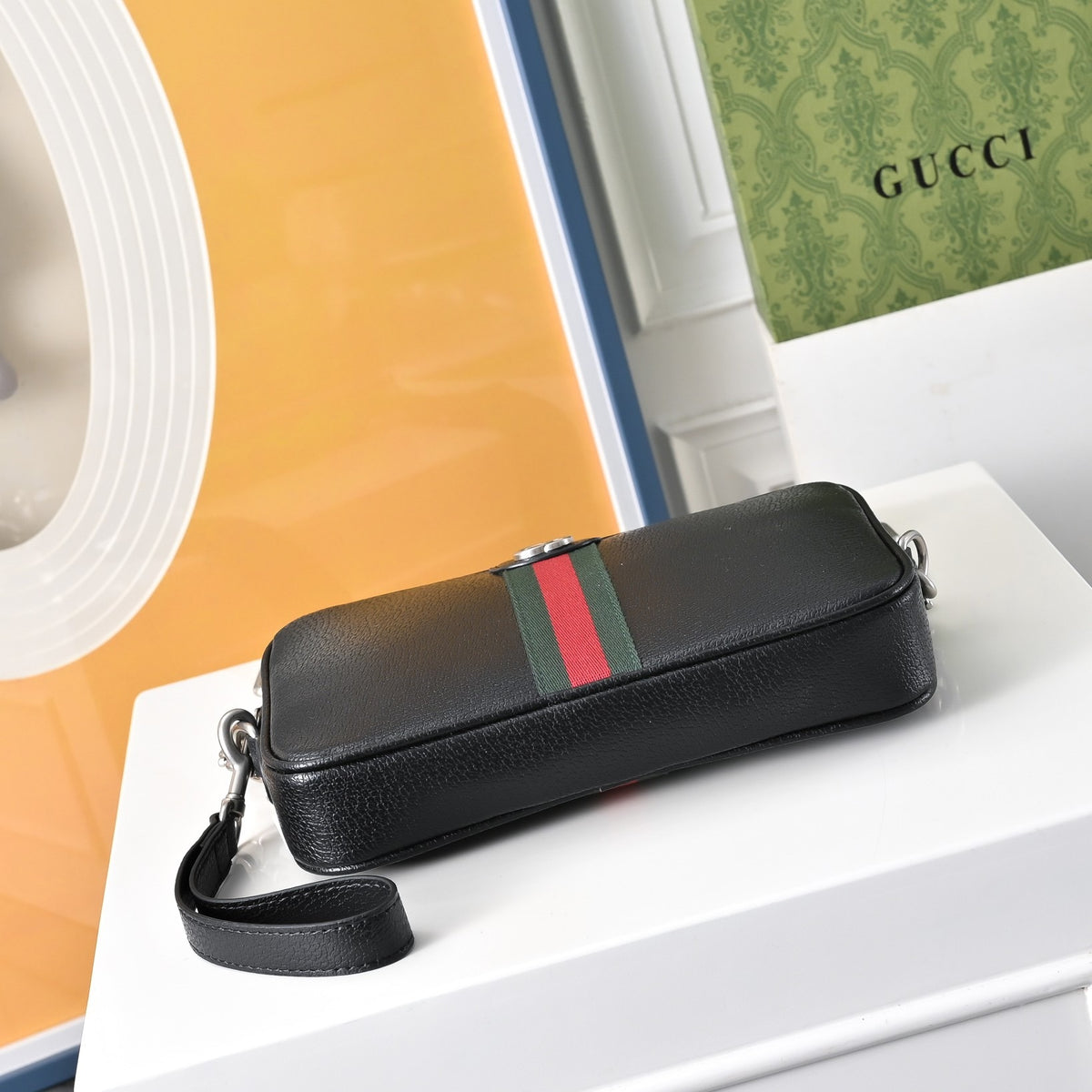 GUCCI MESSENGER BAG