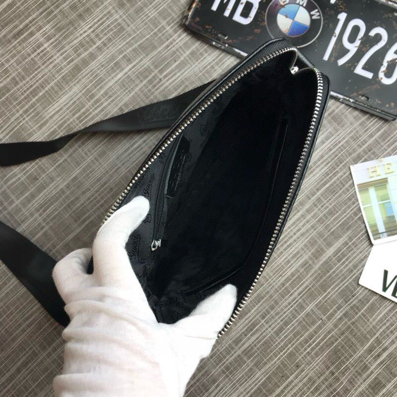 GUCCI MESSENGER BAG