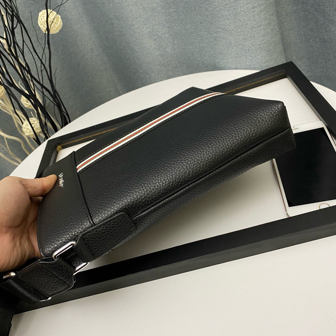 GUCCI MESSENGER BAG