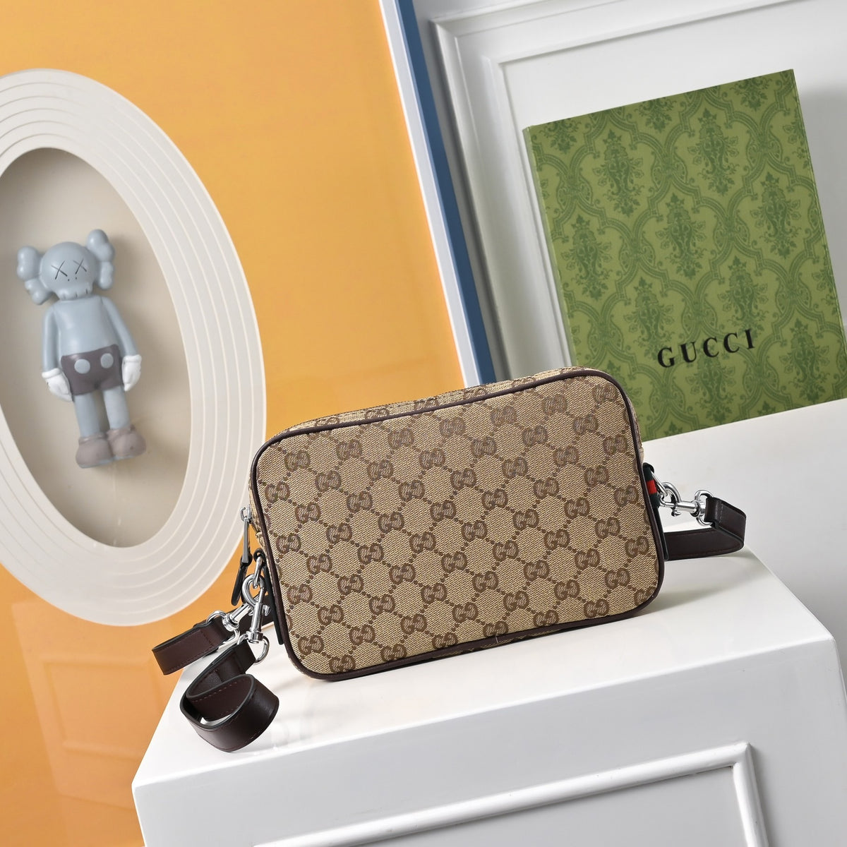GUCCI MESSENGER BAG