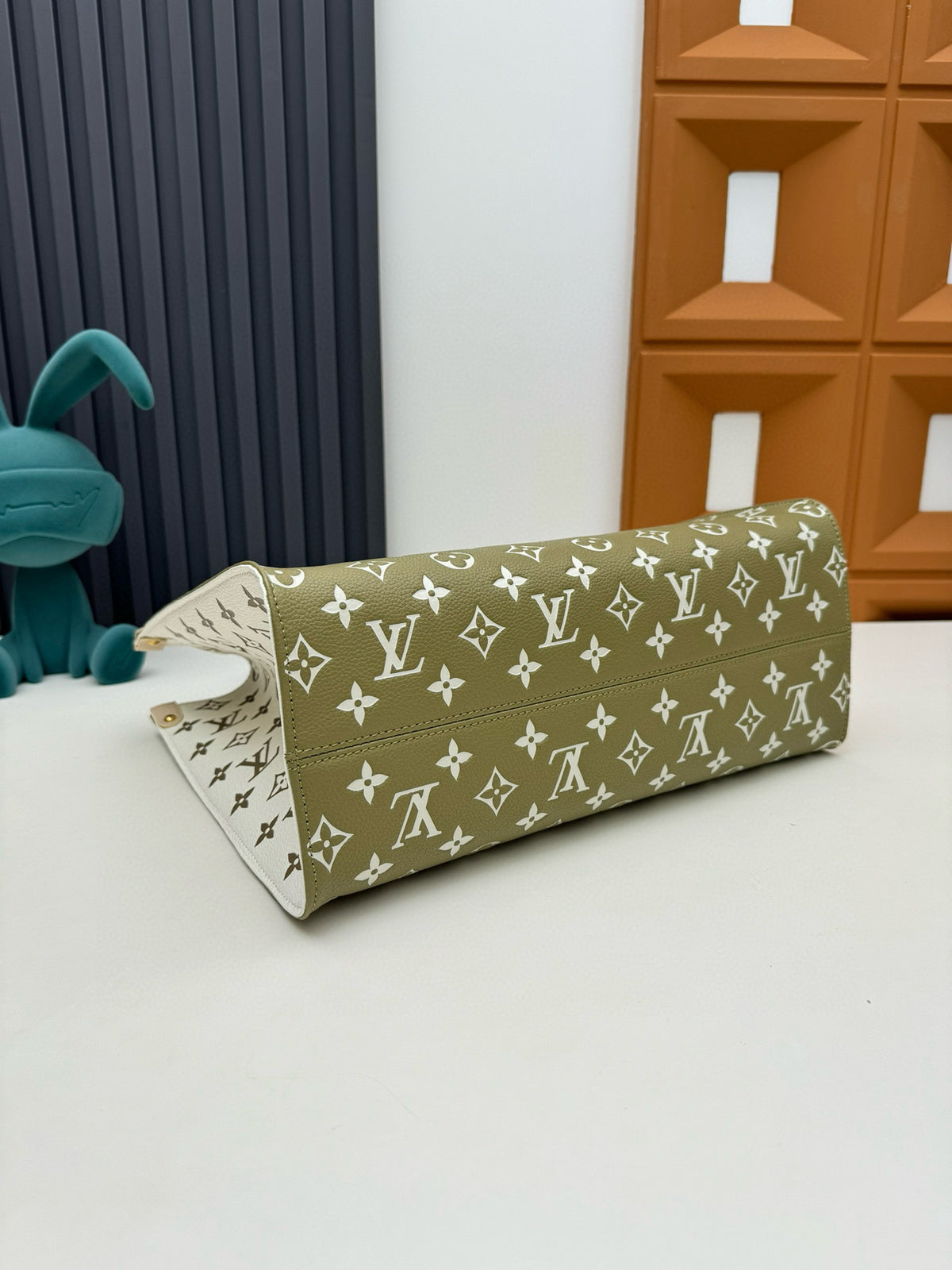 LV WOMENS BAG