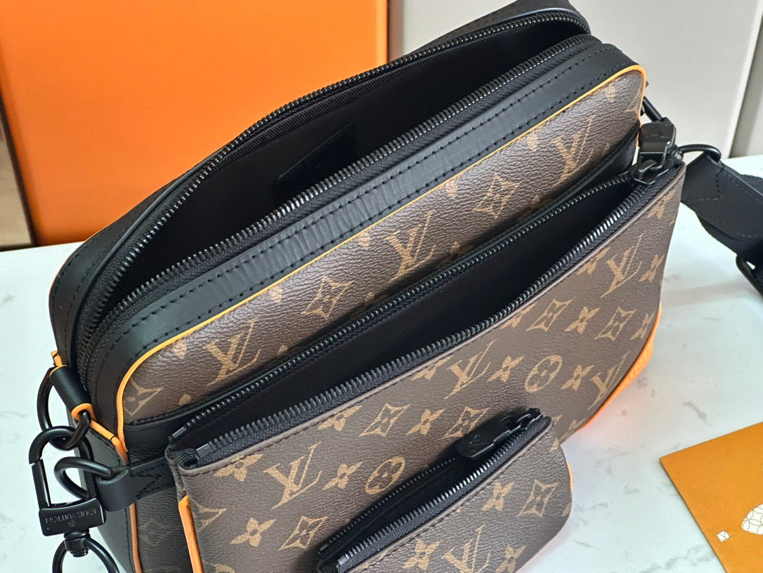 LV MESSENGER BAG