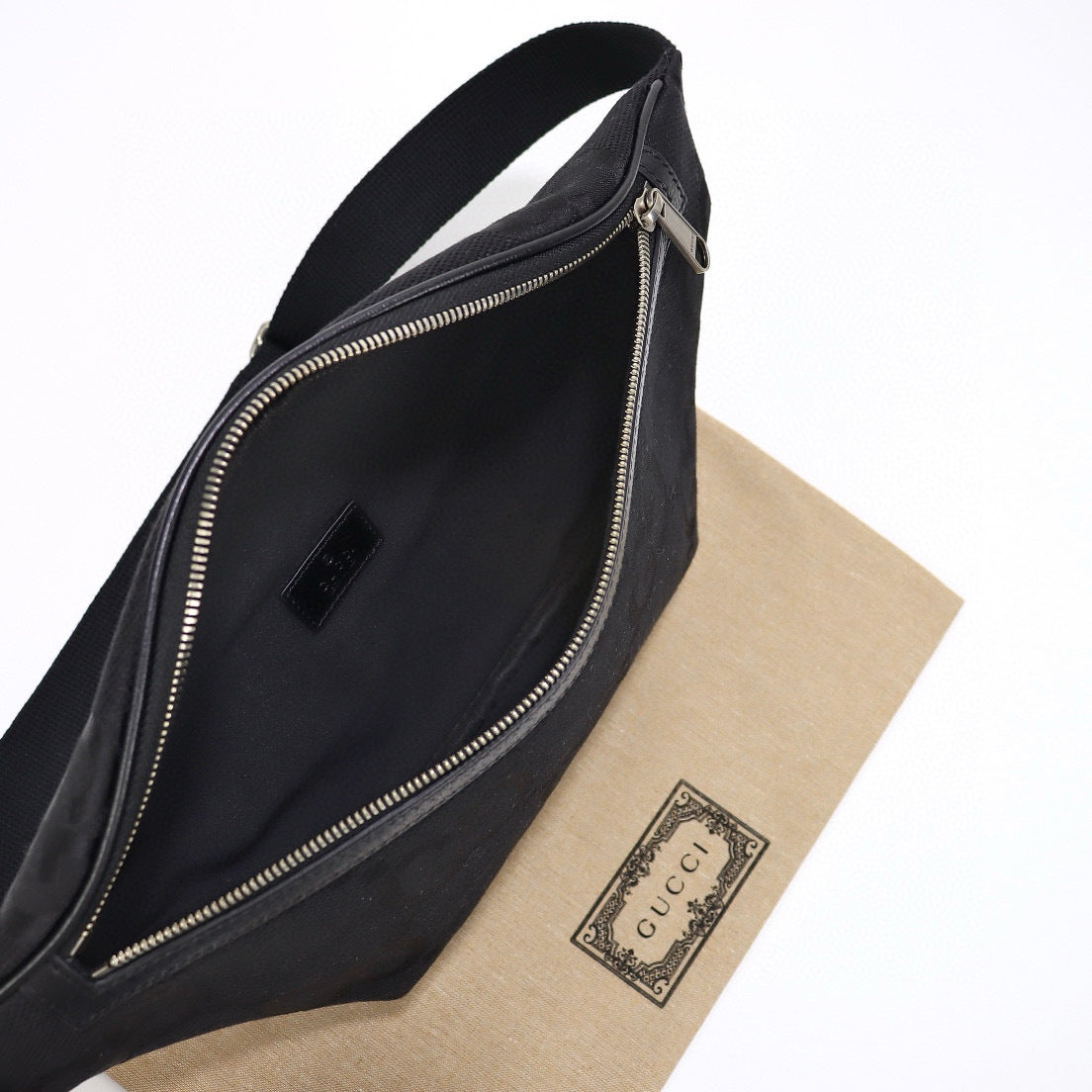 GUCCI MESSENGER BAG