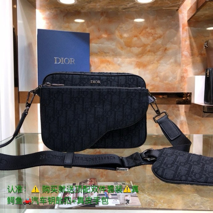 DIOR MESSENGER BAG