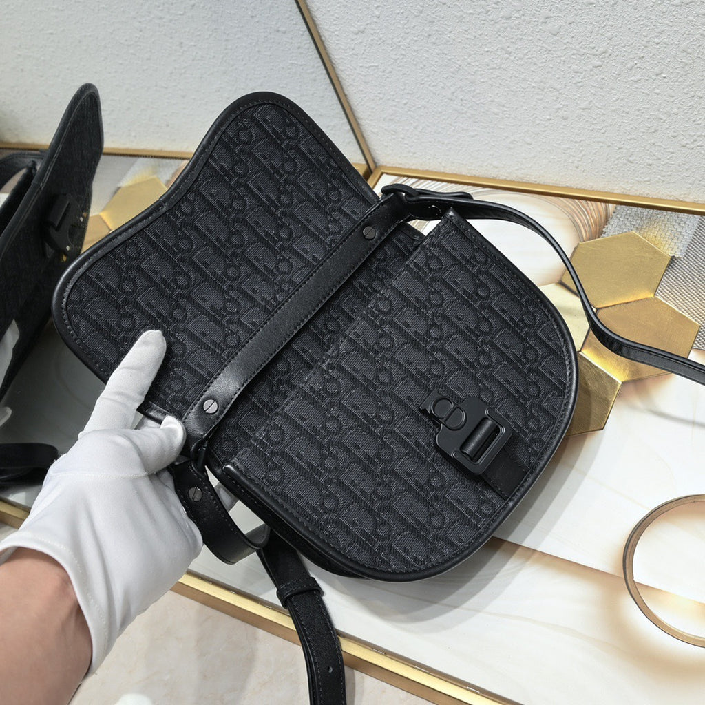 DIOR MESSENGER BAG
