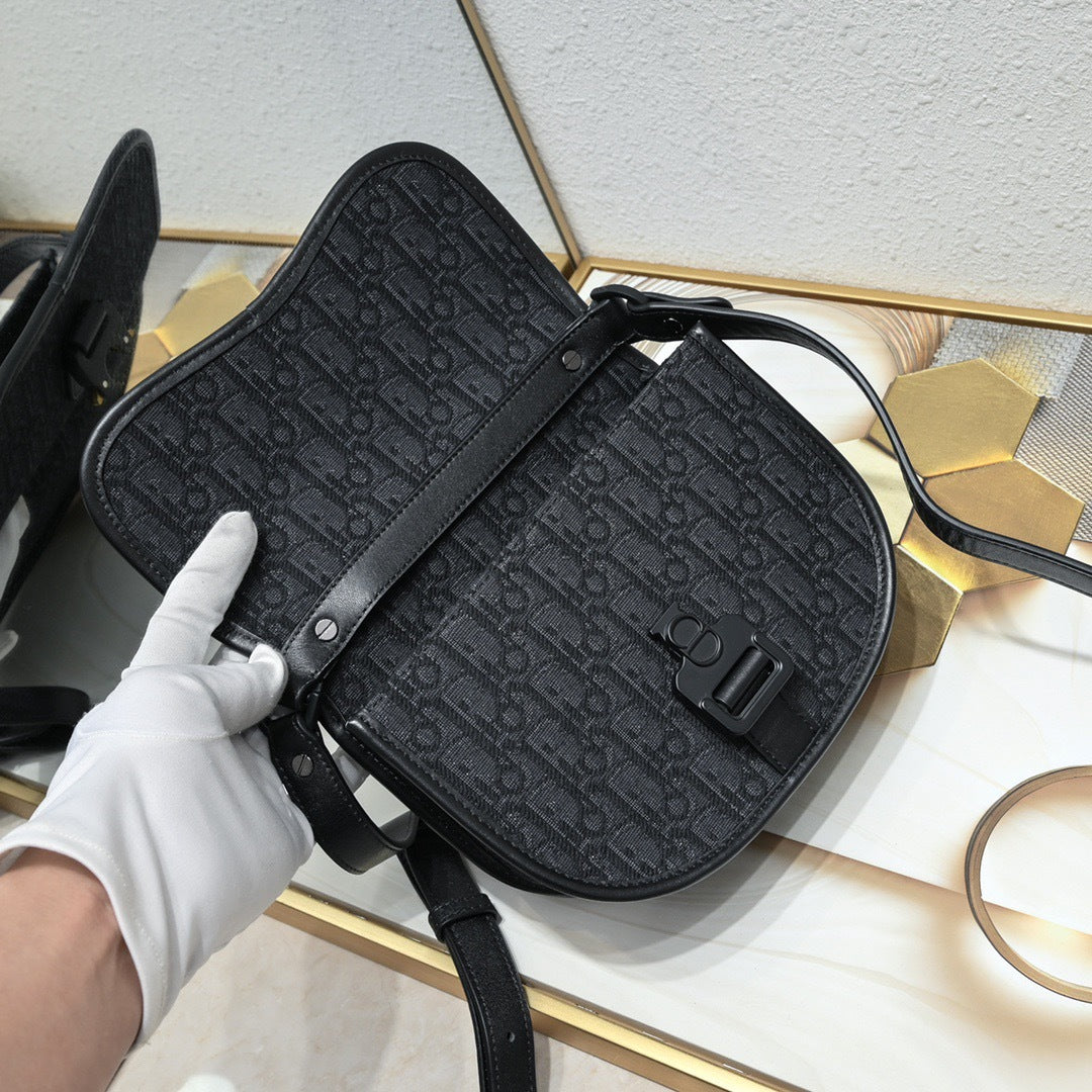 DIOR MESSENGER BAG