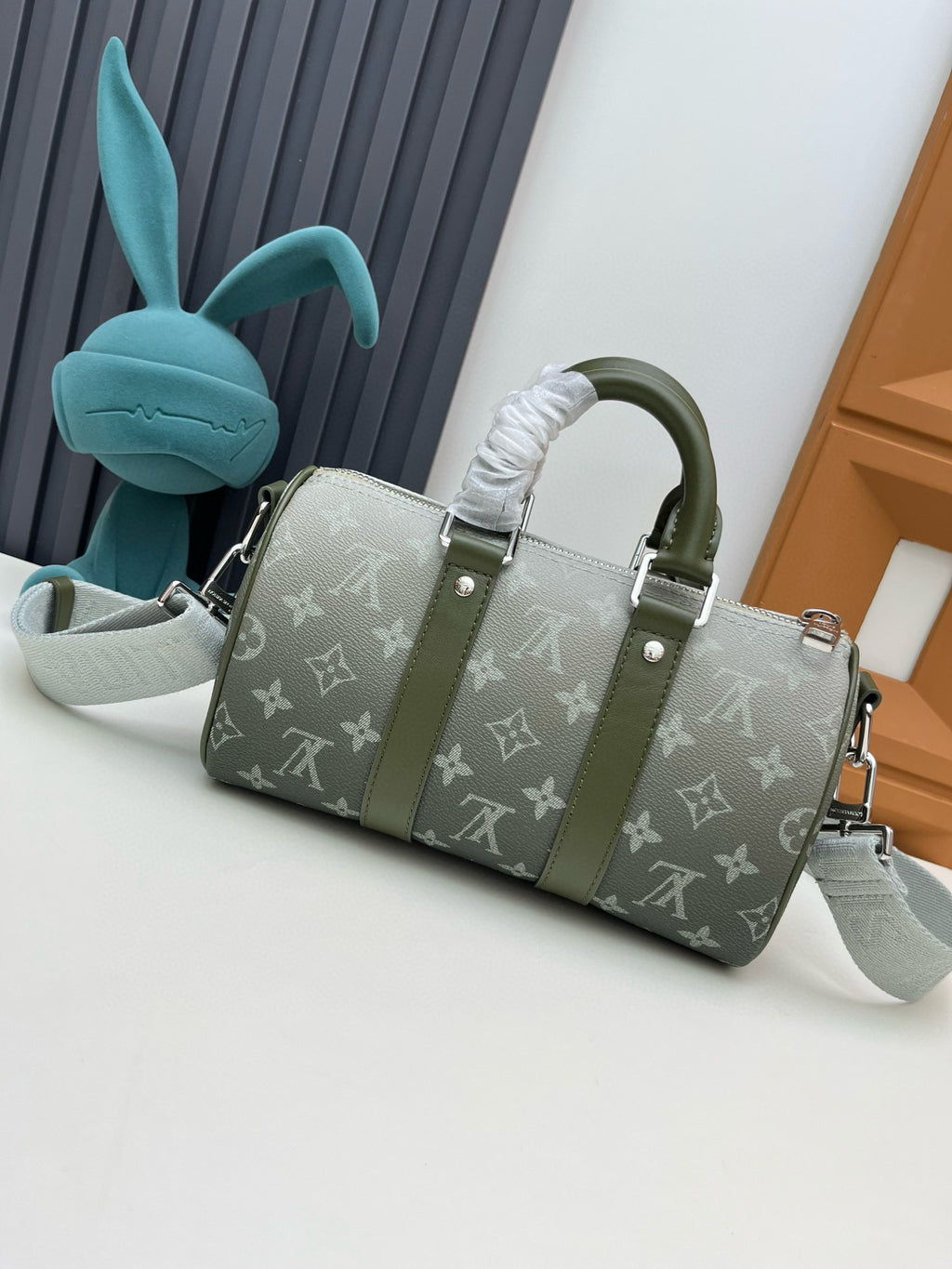 LV WOMENS BAG