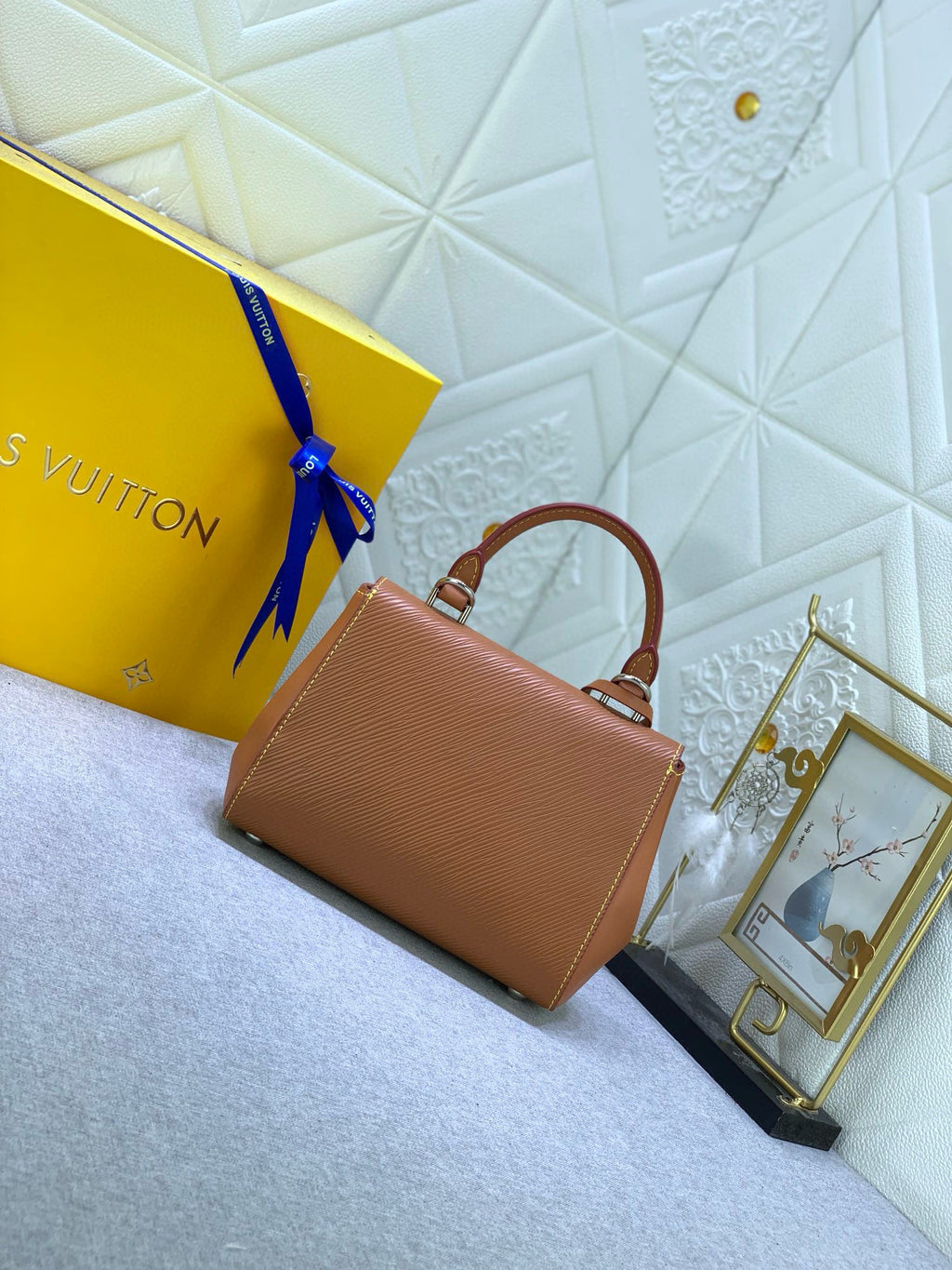 LV WOMENS BAG