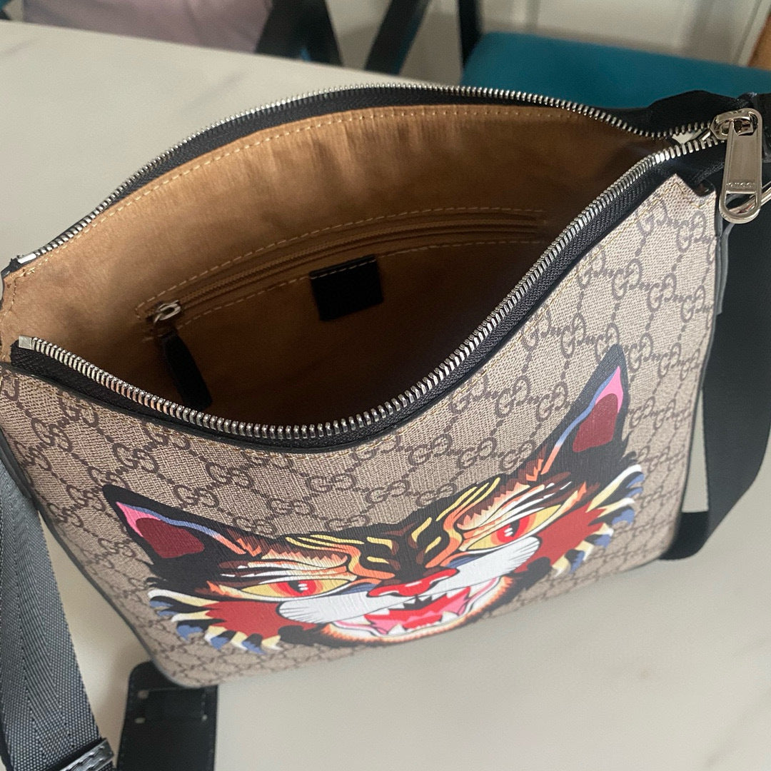 GUCCI MESSENGER BAG