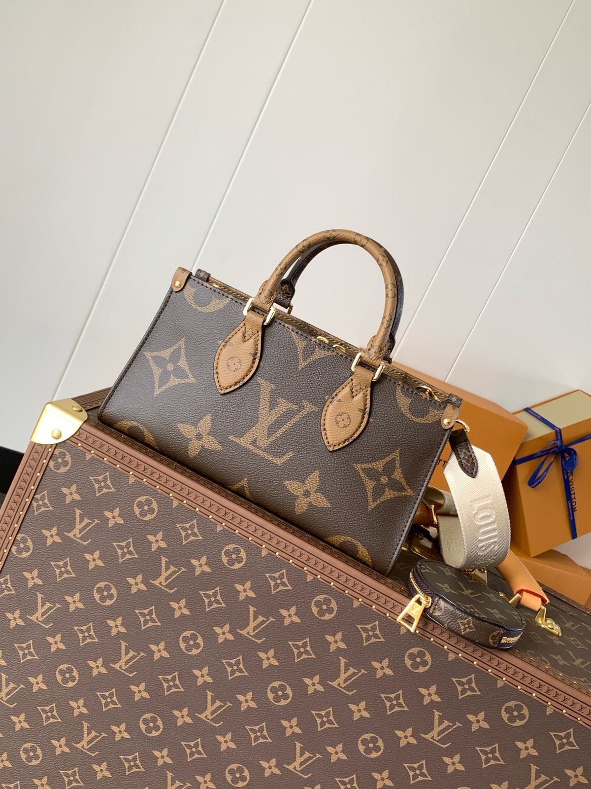 LV WOMENS BAG