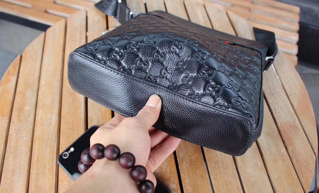 GUCCI MESSENGER BAG