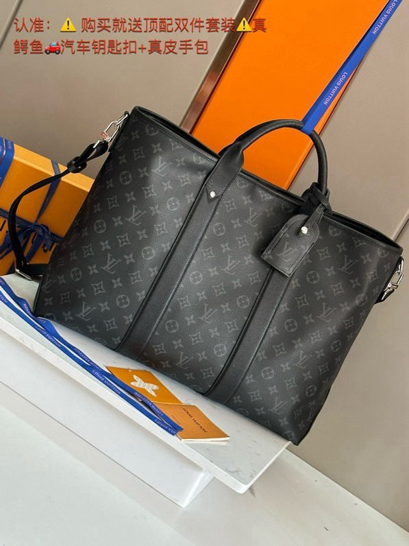 LV MESSENGER BAG