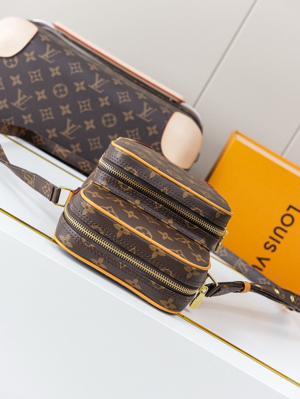 LV WOMENS BAG
