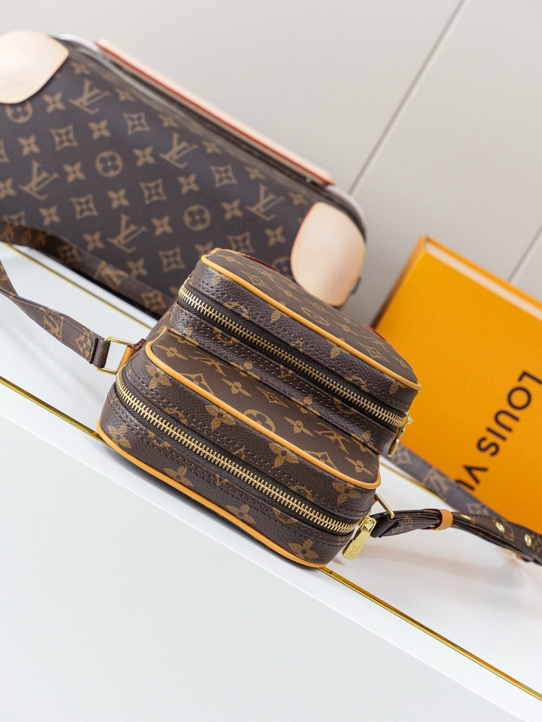 LV WOMENS BAG