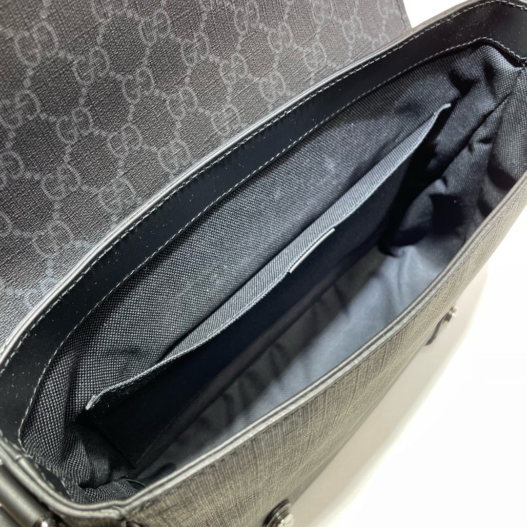 GUCCI MESSENGER BAG