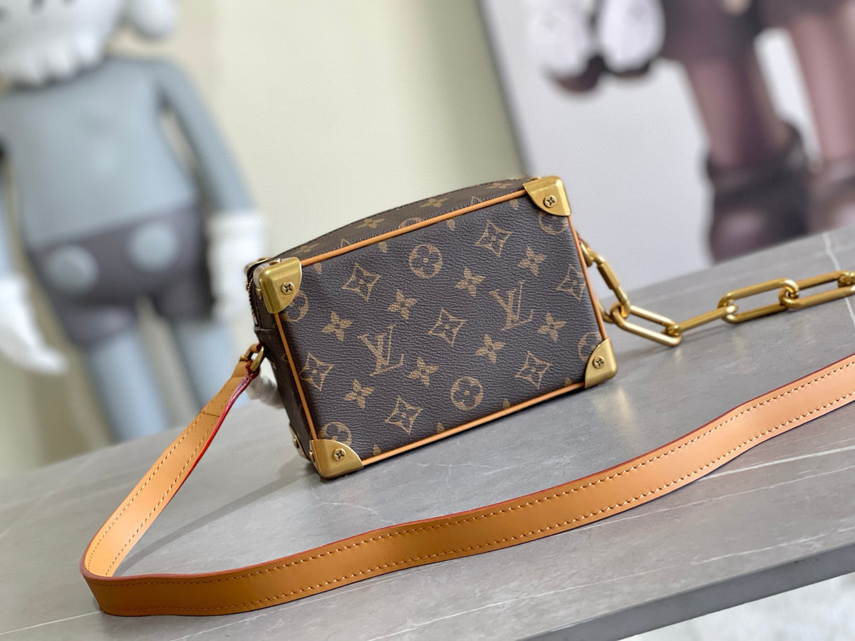 LV MESSENGER BAG