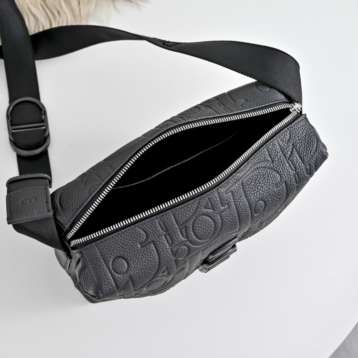 DIOR MESSENGER BAG