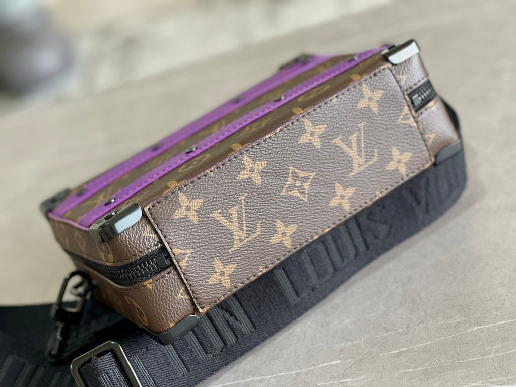 LV MESSENGER BAG