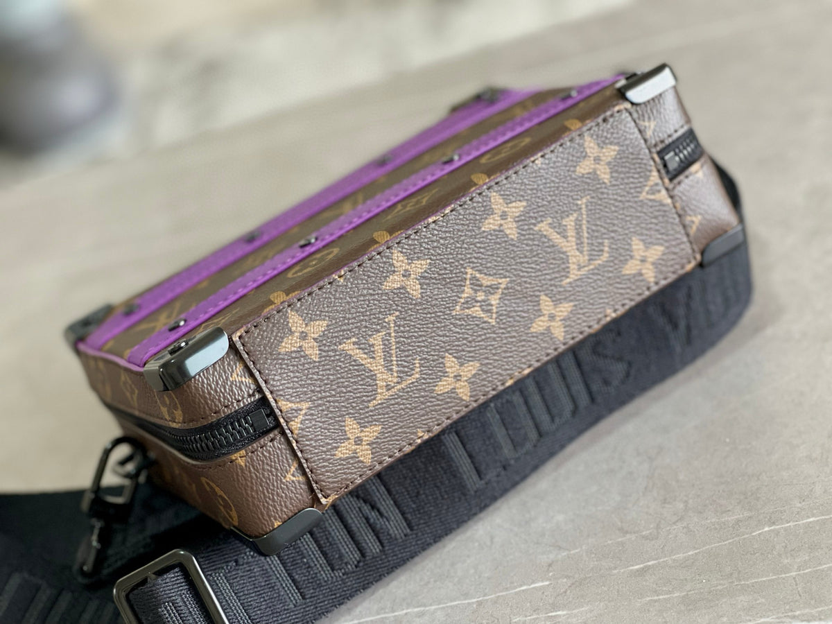 LV MESSENGER BAG