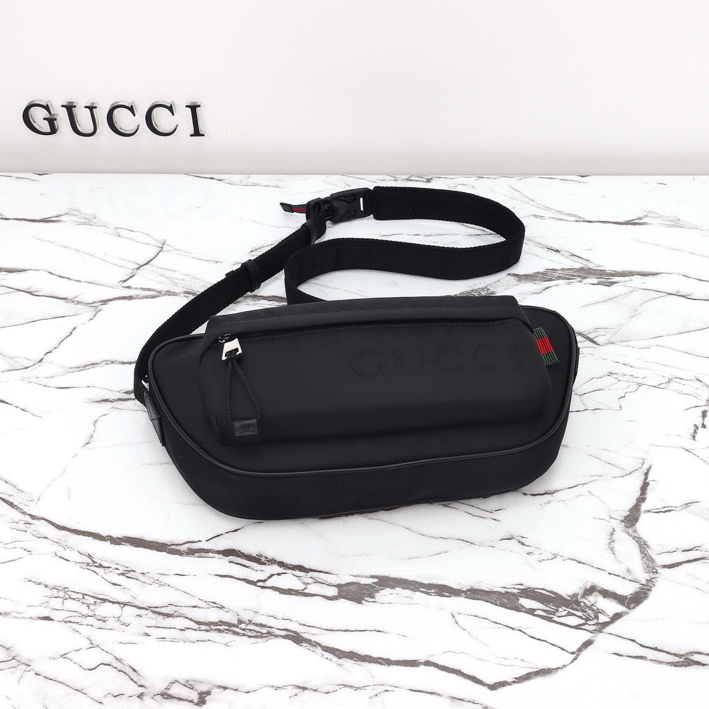 GUCCI MESSENGER BAG