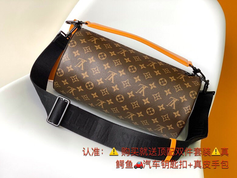 LV MESSENGER BAG