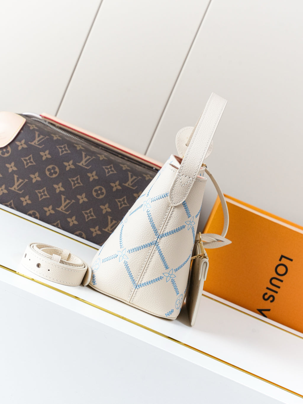 LV WOMENS BAG